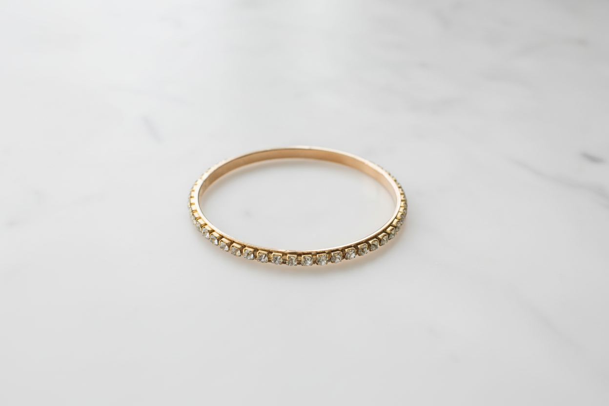 Sharp bangle bracelet with jewels